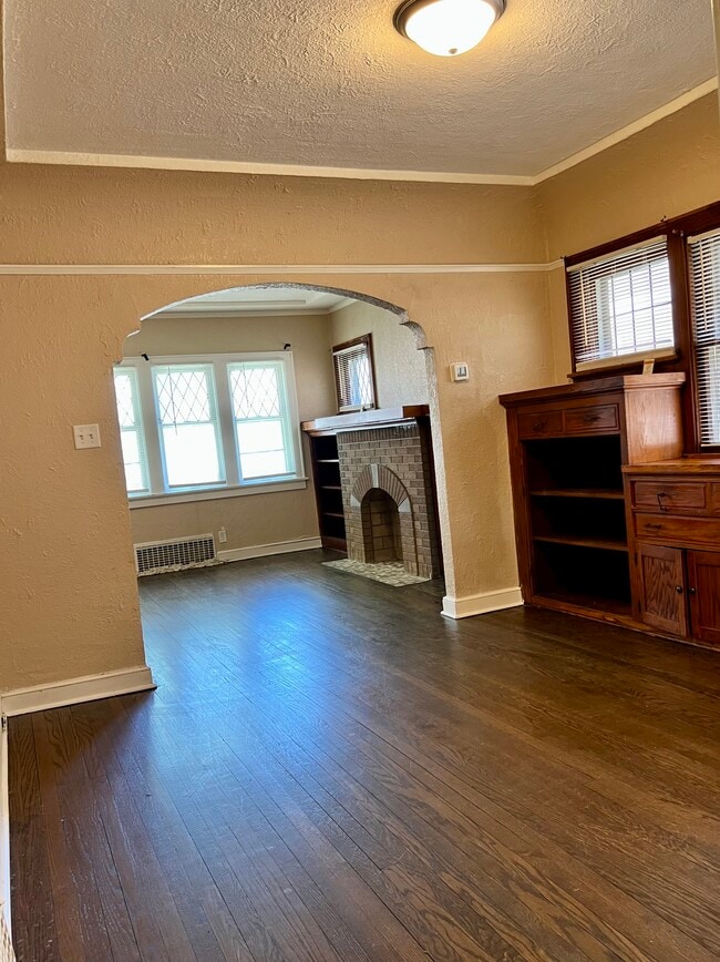 Building Photo - 4645 N 38th St