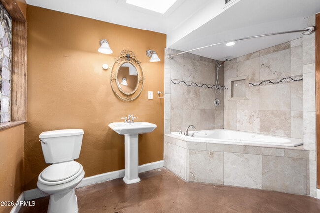 Building Photo - 7340 N 7th Ave