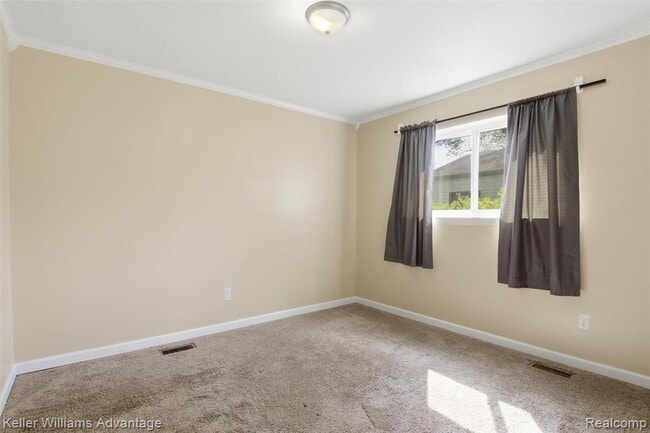 Building Photo - 7435 Lathers St