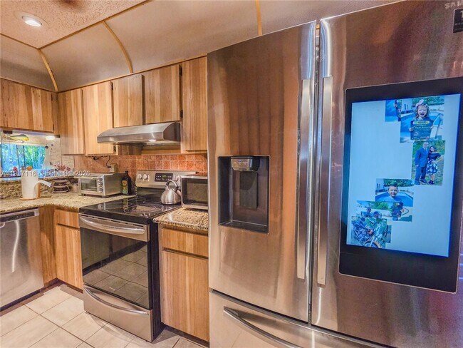 Building Photo - 8044 NW 41 Ct