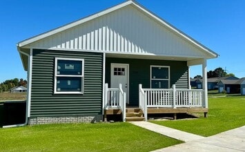 Building Photo - NEWLY BUILT CHARMING 3 BEDROOM HOME NEAR TOWN