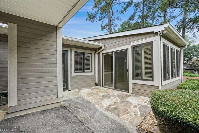 Building Photo - 2949 Torreya Way SE