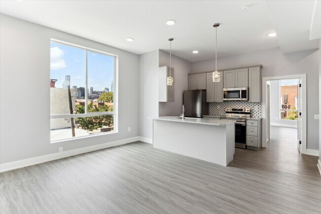 Building Photo - 650 South St