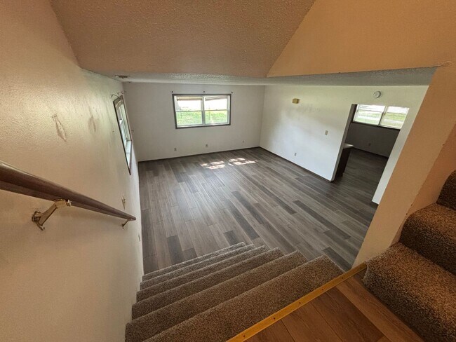 Building Photo - Fandre Dr 2823-2825