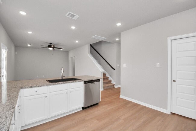 Building Photo - 27023 Beacon Glen Dr