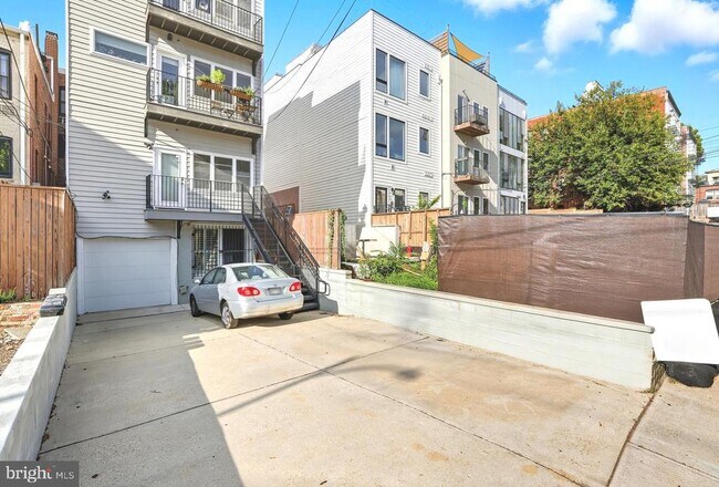 Building Photo - 1448 Harvard St NW