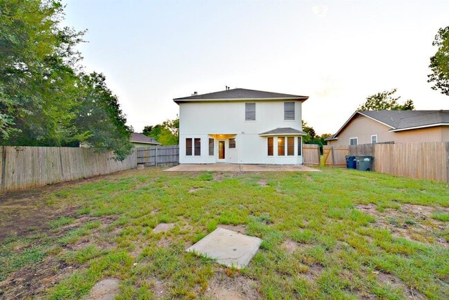 Building Photo - 610 Sparkling Brook Ln