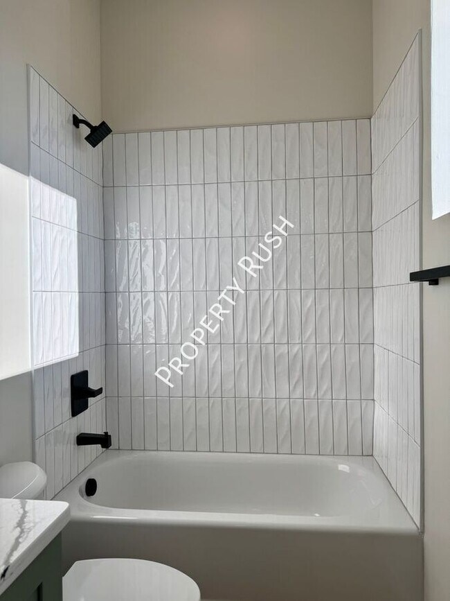 Building Photo - 1865 Zeta Way