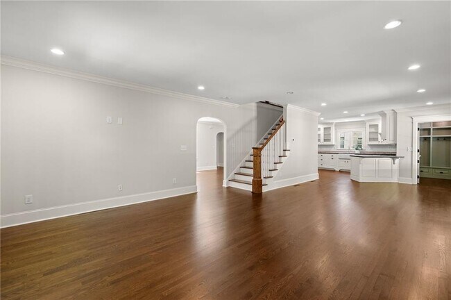 Building Photo - 1785 Meadowdale Ave NE
