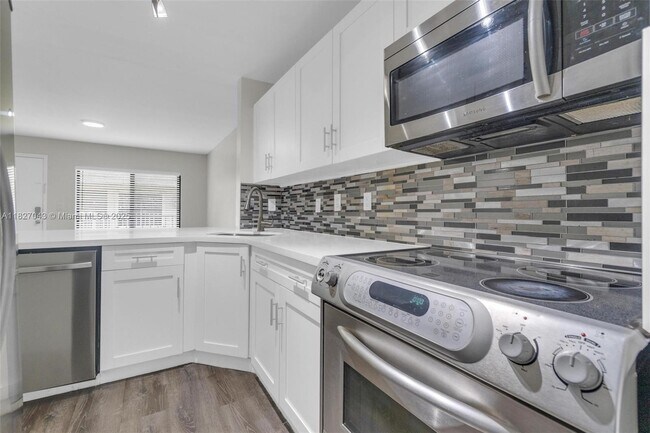 Building Photo - 15348 SW 72nd St