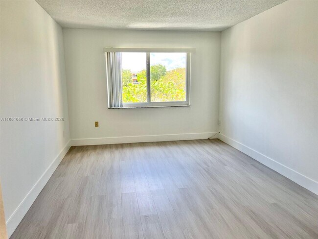 Building Photo - 7860 Camino Real