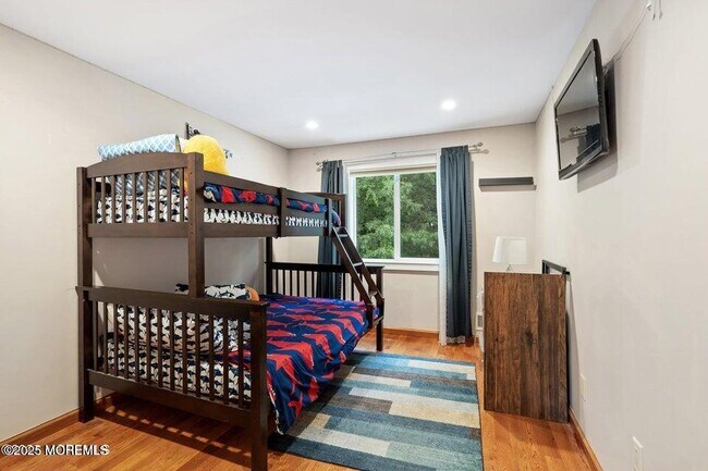 Building Photo - 11 Desiree Ct