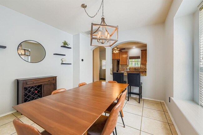 Building Photo - 2110 Keepsake Dr