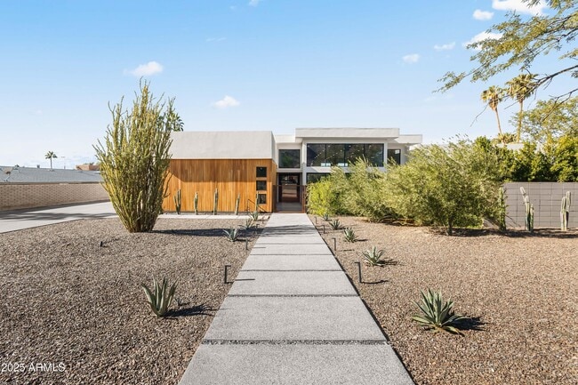 Building Photo - 5156 N 45th Pl