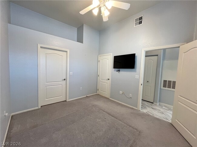Building Photo - 2305 W Horizon Ridge Pkwy