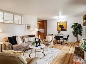 Building Photo - Adorable two bedroom, one bathroom, wester...