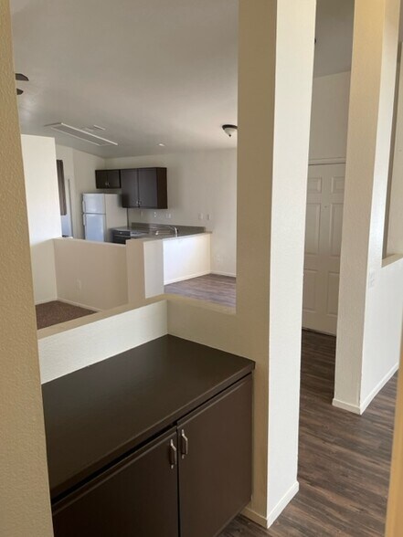 Building Photo - 436 W Azure Ave