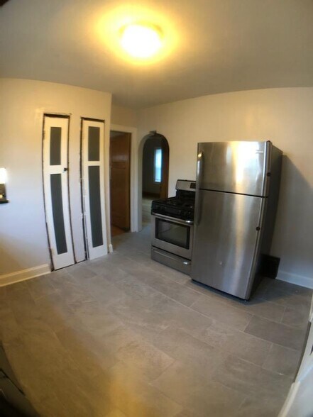 Building Photo - 1962 S 92nd St