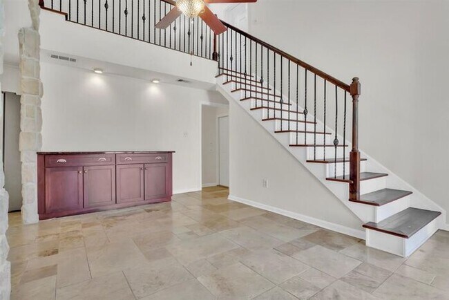 Building Photo - 3112 Brightwood Dr, Austin, Texas 78746