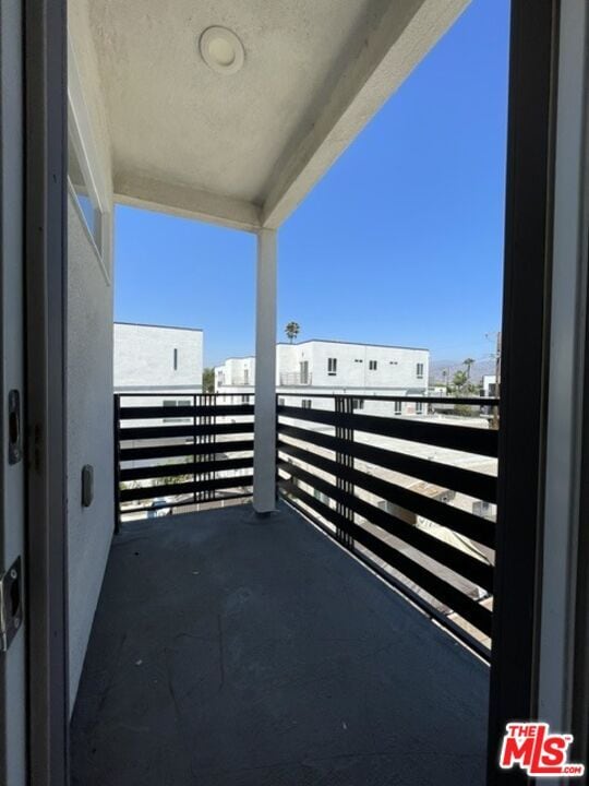 Building Photo - 5733 1/2 Fulcher Ave