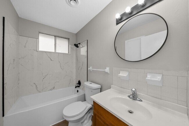 Building Photo - 125 Tandy Dr