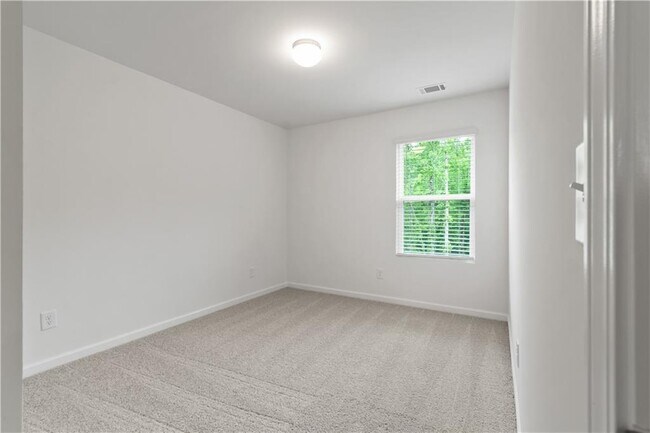 Building Photo - 220 Bloomfield Cir