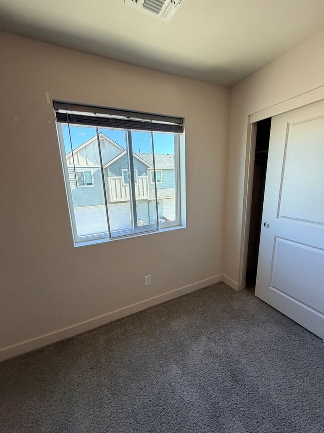 Building Photo - 12263 Solid Rock Dr