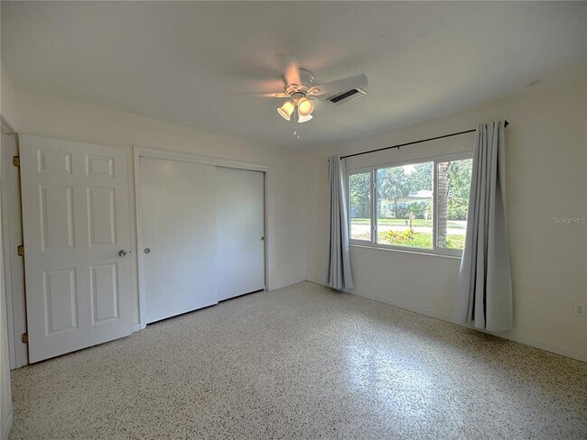 Building Photo - 2275 Hawthorne St