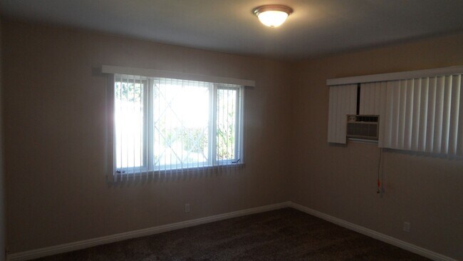 Building Photo - 344 N Shattuck Pl