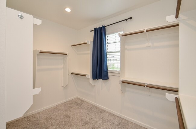 Building Photo - 6807 Vista Ledge Dr
