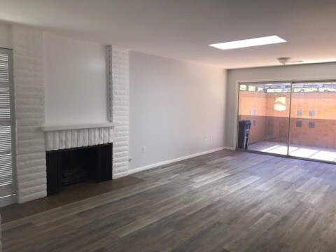 Building Photo - Peaceful, Quiet and Bright - Recently Remodeled 2/2 in Talmadge