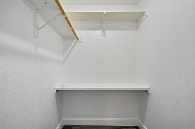 Building Photo - 16800 Bailey Jean Dr