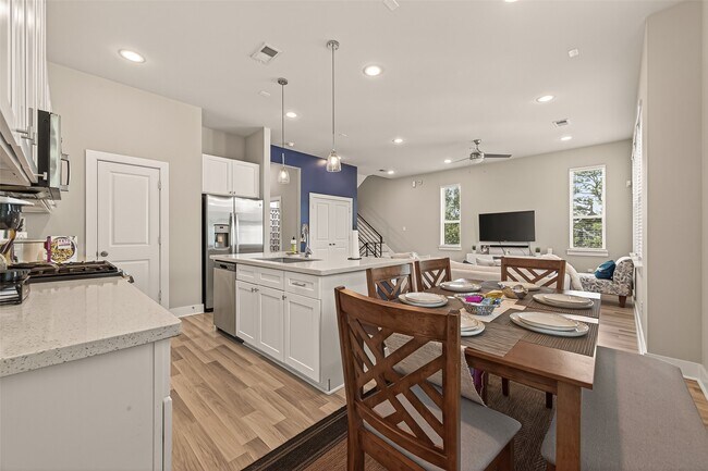 Building Photo - 6744 Del Rio St