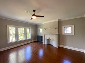 Building Photo - Clifton Lake Apartments