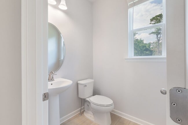 Building Photo - Newly Constructed 4bd/3.5ba Minutes From Airport and Under 2 Mi. From Downtown Hapeville!
