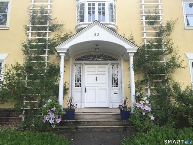 Building Photo - 82 Edgehill Rd