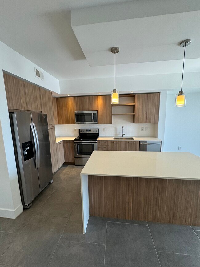 Kitchen Island - 341 NE 35th St