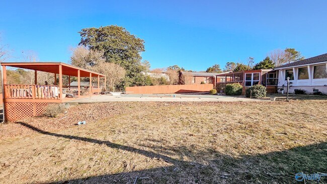Building Photo - 1203 Governors Dr SE