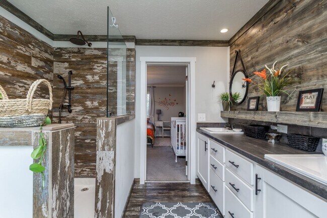 Building Photo - Updated Modern 3 Bedroom Manufactured Home!