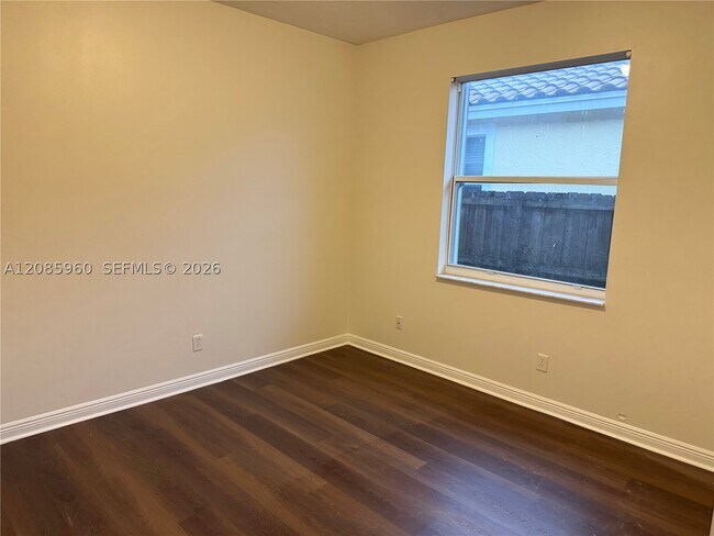 Building Photo - 5044 SW 139th Ave
