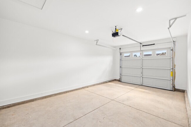 Building Photo - 1006 Kristal Wood Ln