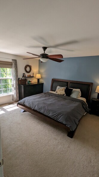 Building Photo - 2562 Creve Coeur Dr