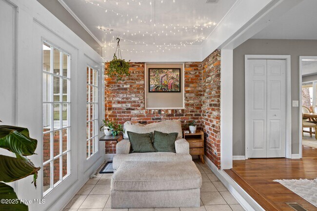 Building Photo - 206 Brentwood Ct