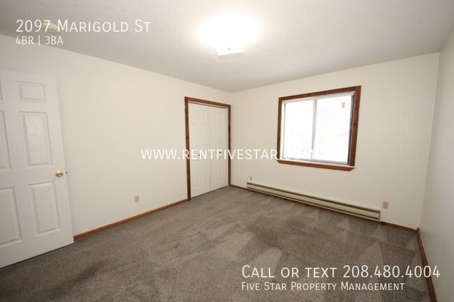 Building Photo - 2097 Marigold St