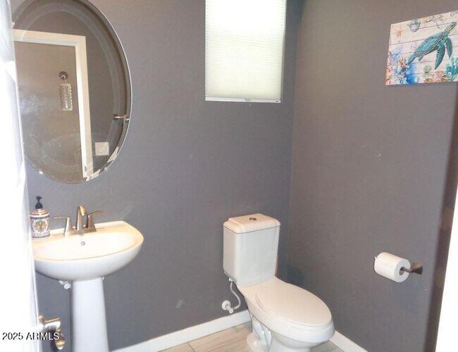 Building Photo - 240 N Senate St