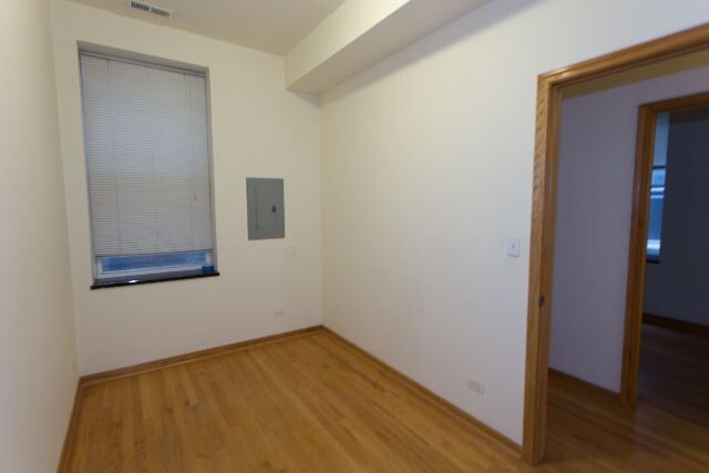 Building Photo - 2138 W Chicago Ave