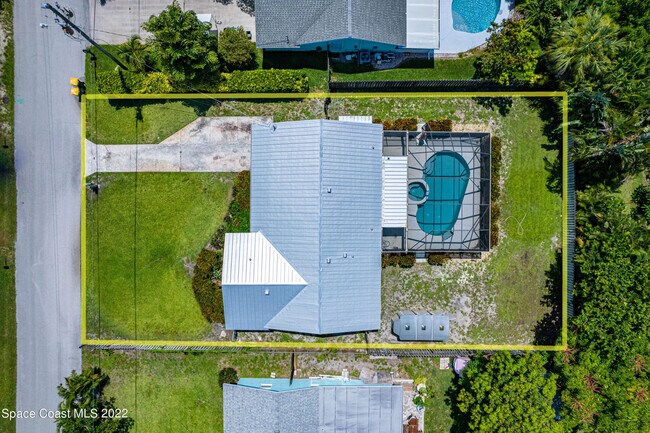 Building Photo - 512 Dolphin St
