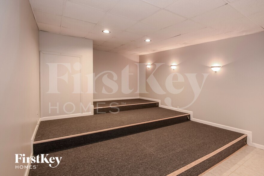 Building Photo - 180 Lucky Leaf Pl