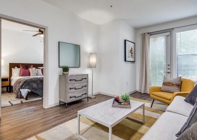 Building Photo - 3194 Parkwood-333.5