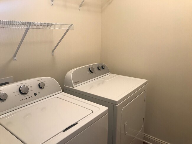 Building Photo - 2725 Northridge Pkwy